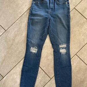 Good American “Good Waist” Skinny Jeans with Distressed Details